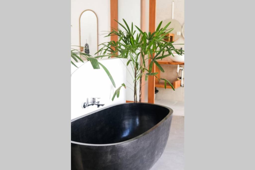 Kiki Village Bathtub 캉구 외부 사진
